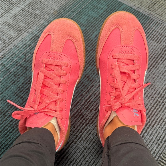 Women's Pink Puma Sneakers - Picture 1 of 4